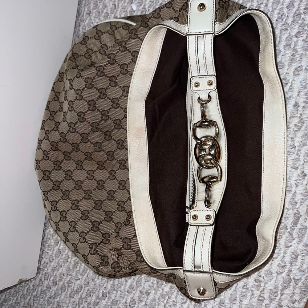 White Gucci Canvas Hobo Bag and Wallet Set - Picture 5 of 13